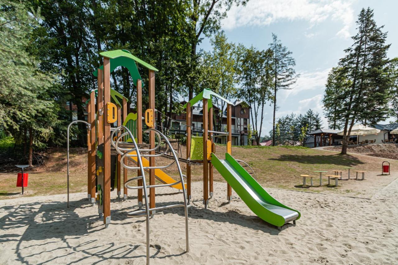 Szczawnica Park Resort & Spa Eksteriør bilde Playground at the beach